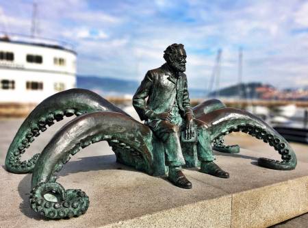 Monumento a Julio Verne