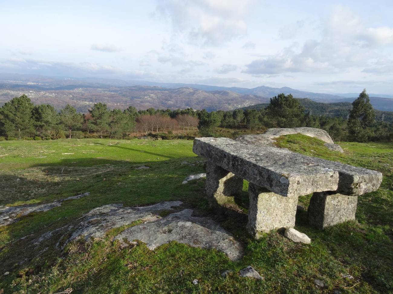 Capela e cruz do Monte de Cristo Rei